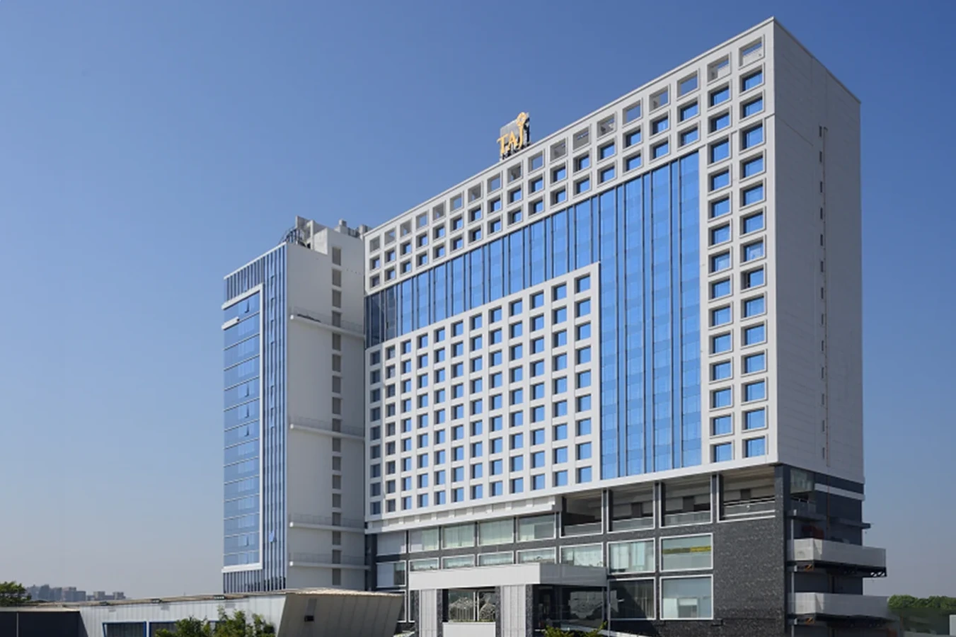 Taj Skyline Ahmedabad Exterior