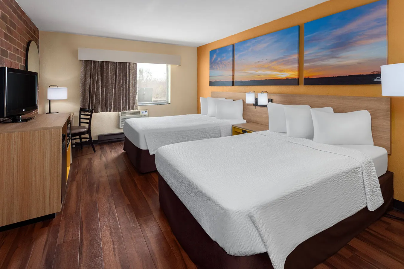 Days Inn | Queen Room Isometric View Left