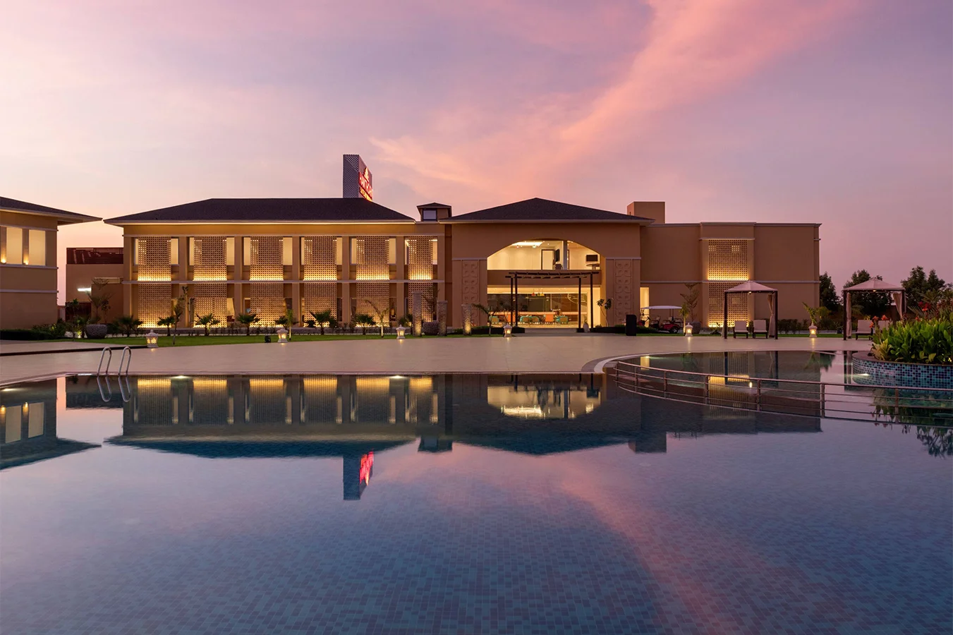 Hawthorn Suites