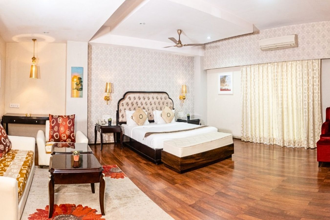 Royal Palace Suite Room
